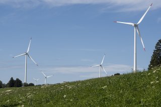 Le projet du Groupe E devrait compter trois éoliennes du côté neuchâtelois et six du côté bernois (photo symbolique).